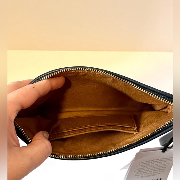 Coach NWT Tricolor Red White and Blue Signature Jacquard Zip Clutch Wristlet - Picture 3 of 9